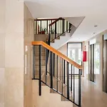 Centric And Spacious Flat With Free Car Park