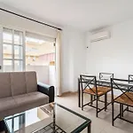 Centric And Spacious Flat With Free Car Park
