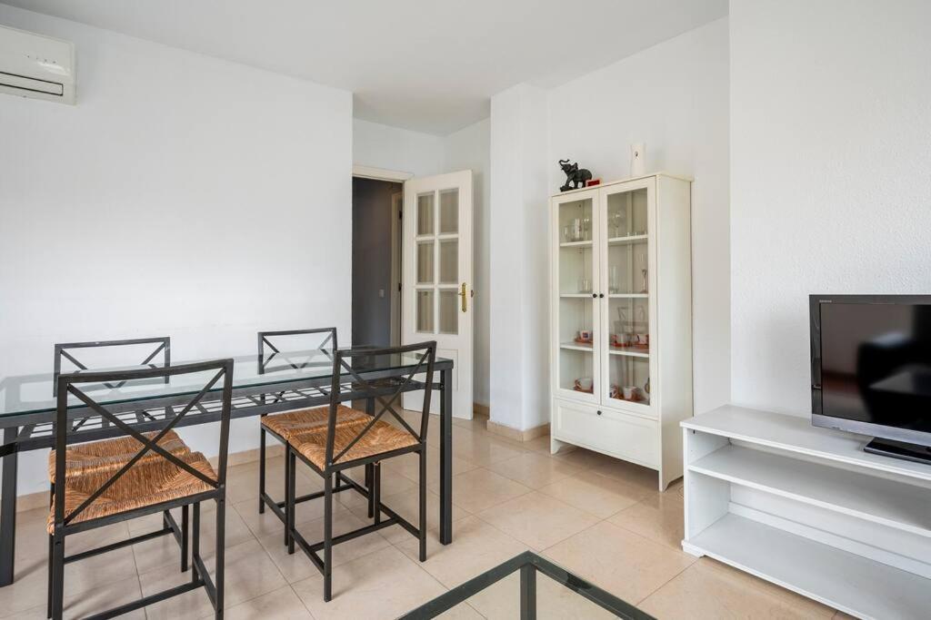 Appartement Centric And Spacious Flat With Free Car Park