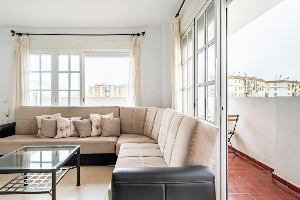 Appartement Centric And Spacious Flat With Free Car Park *