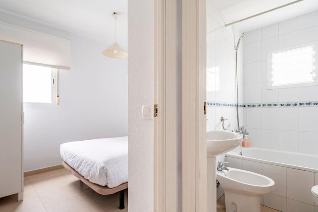 Appartement Centric And Spacious Flat With Free Car Park