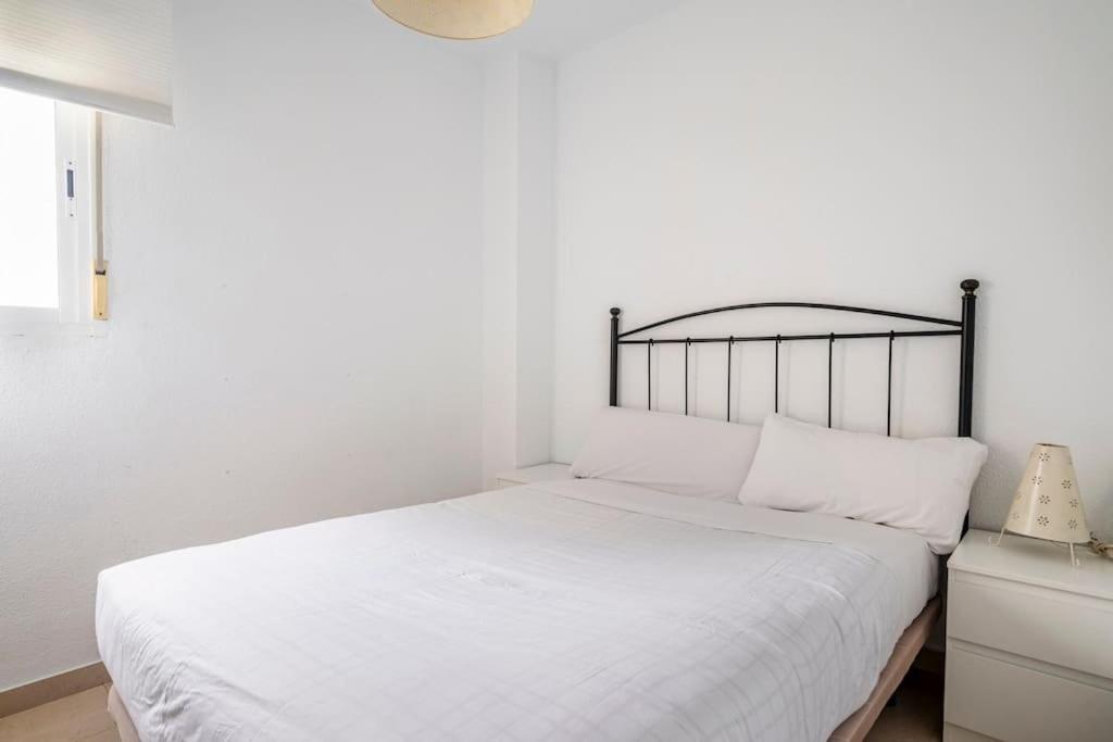 Centric And Spacious Flat With Free Car Park Appartement Séville