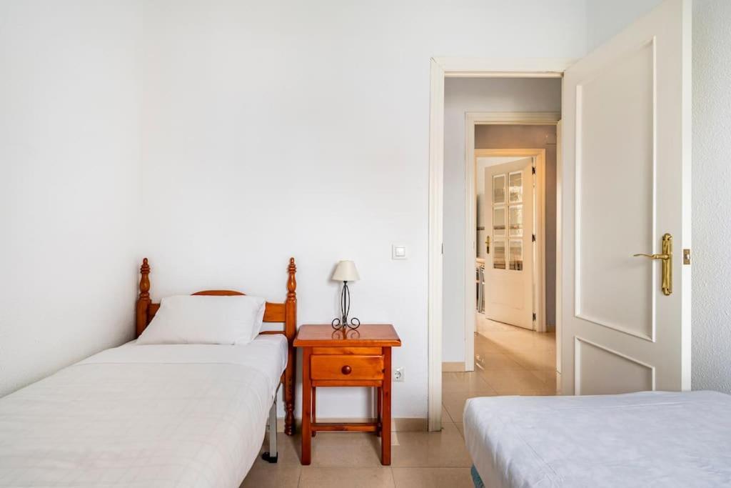 Centric And Spacious Flat With Free Car Park Séville