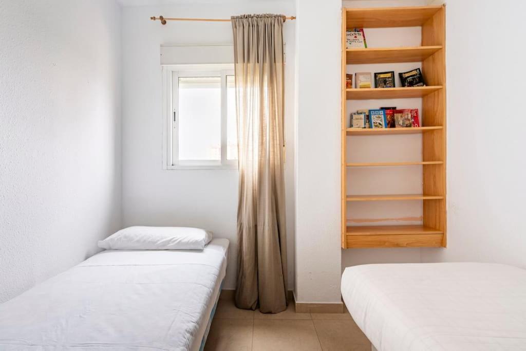 Centric And Spacious Flat With Free Car Park