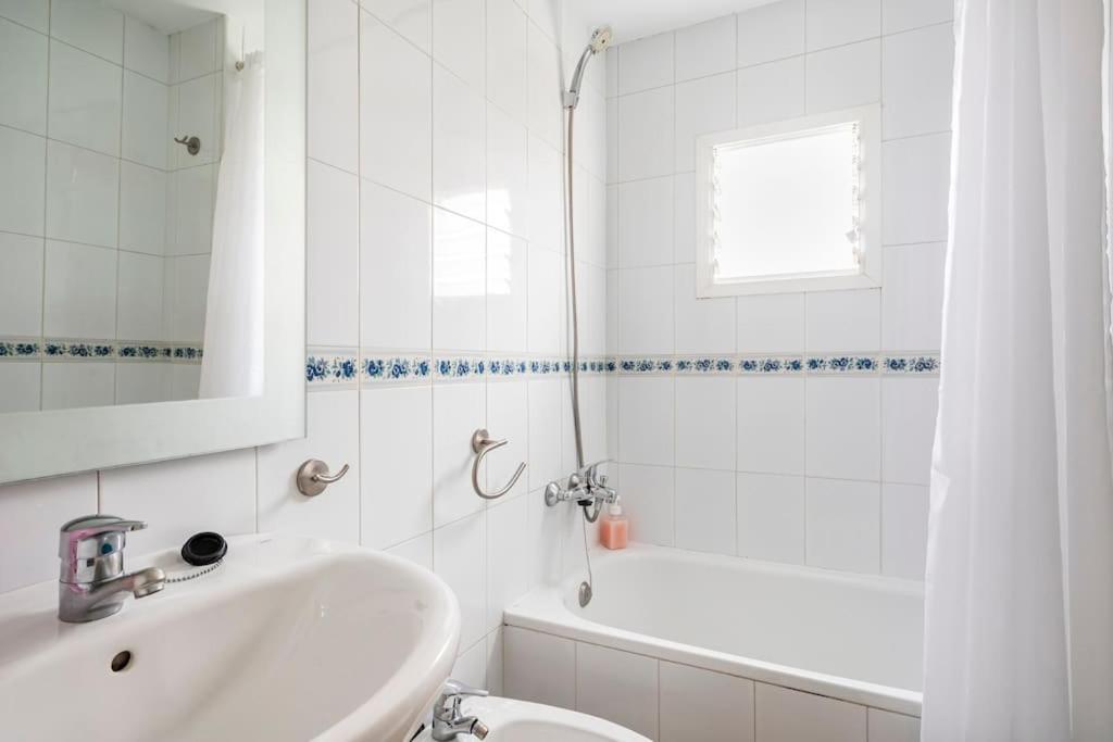 Centric And Spacious Flat With Free Car Park Appartement Séville