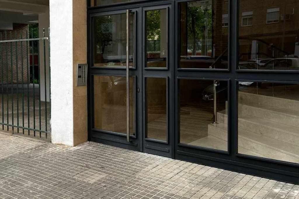 Centric And Spacious Flat With Free Car Park * Séville