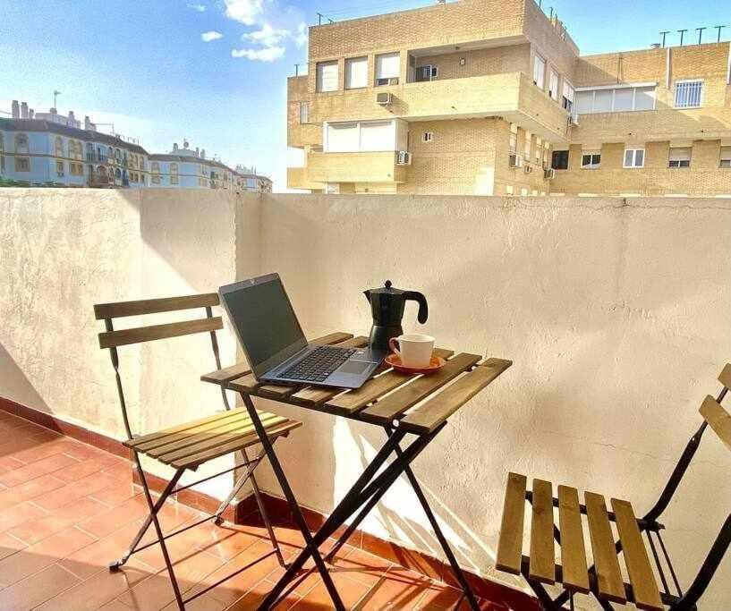 Centric And Spacious Flat With Free Car Park Séville