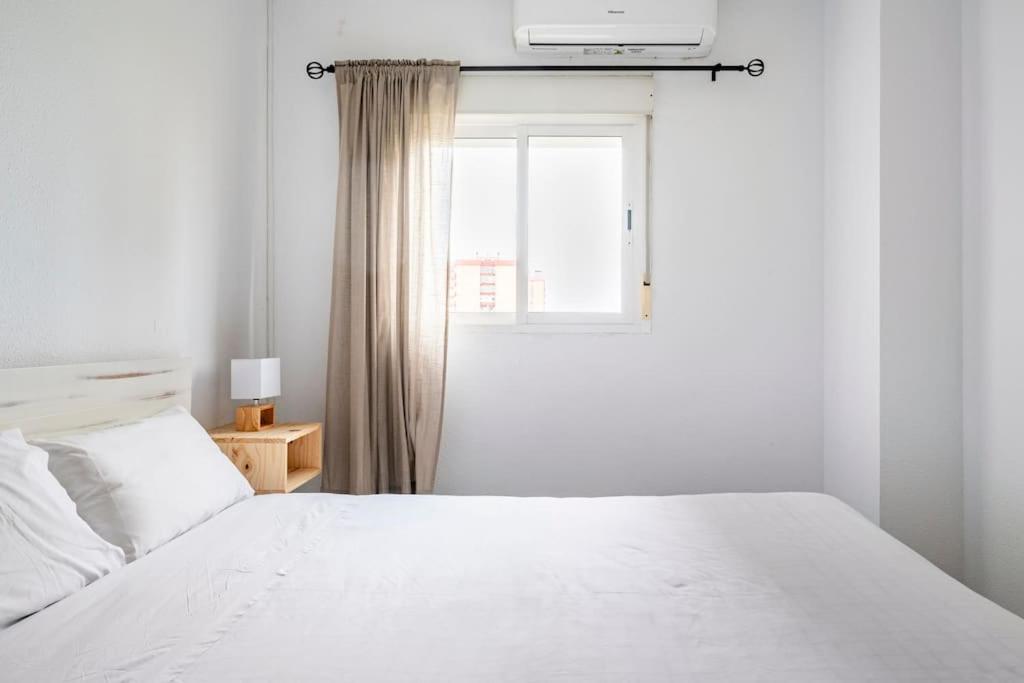 Centric And Spacious Flat With Free Car Park Apartment *